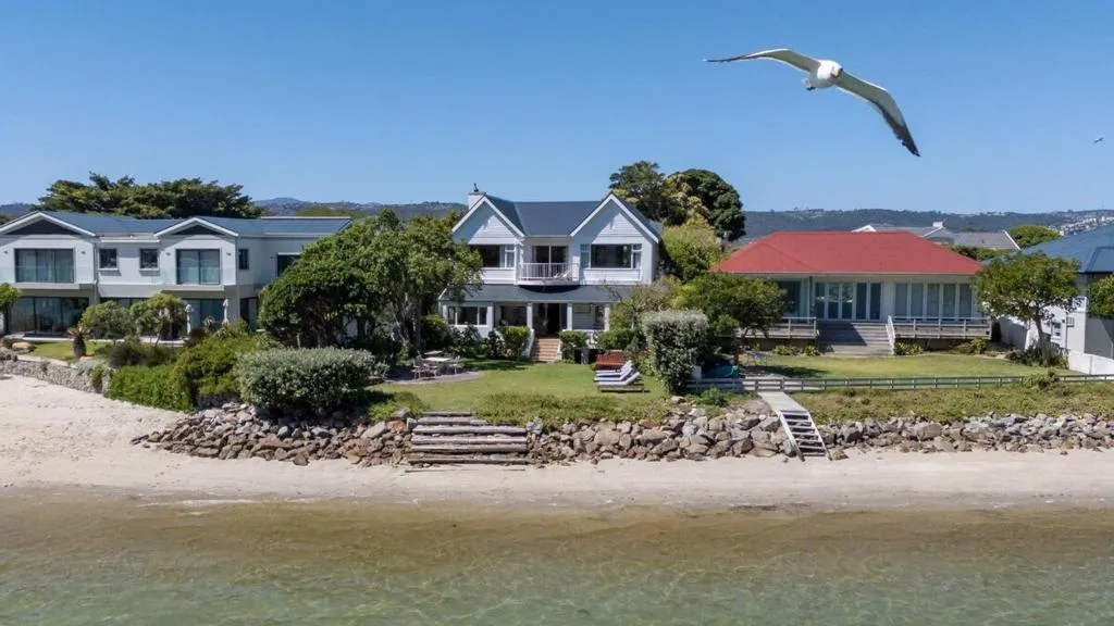 Brushwood 5-Bedroom Holiday Home on Leisure Isle — villa on Leisure Isle, Knysna