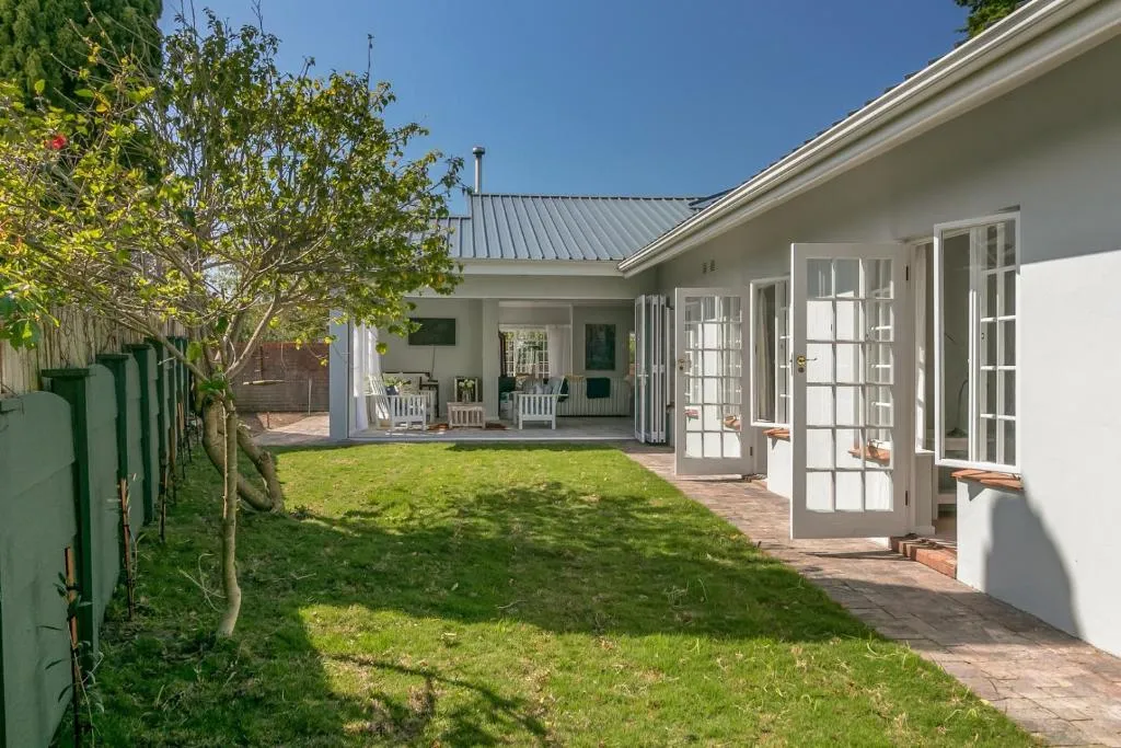 Coastal Calm Retreat — holiday home on Leisure Isle, Knysna