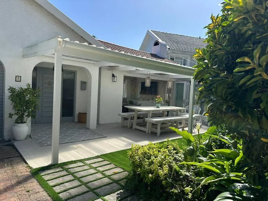 Holiday Home -On Leisure Isle near Bollard Bay — holiday home on Leisure Isle, Knysna