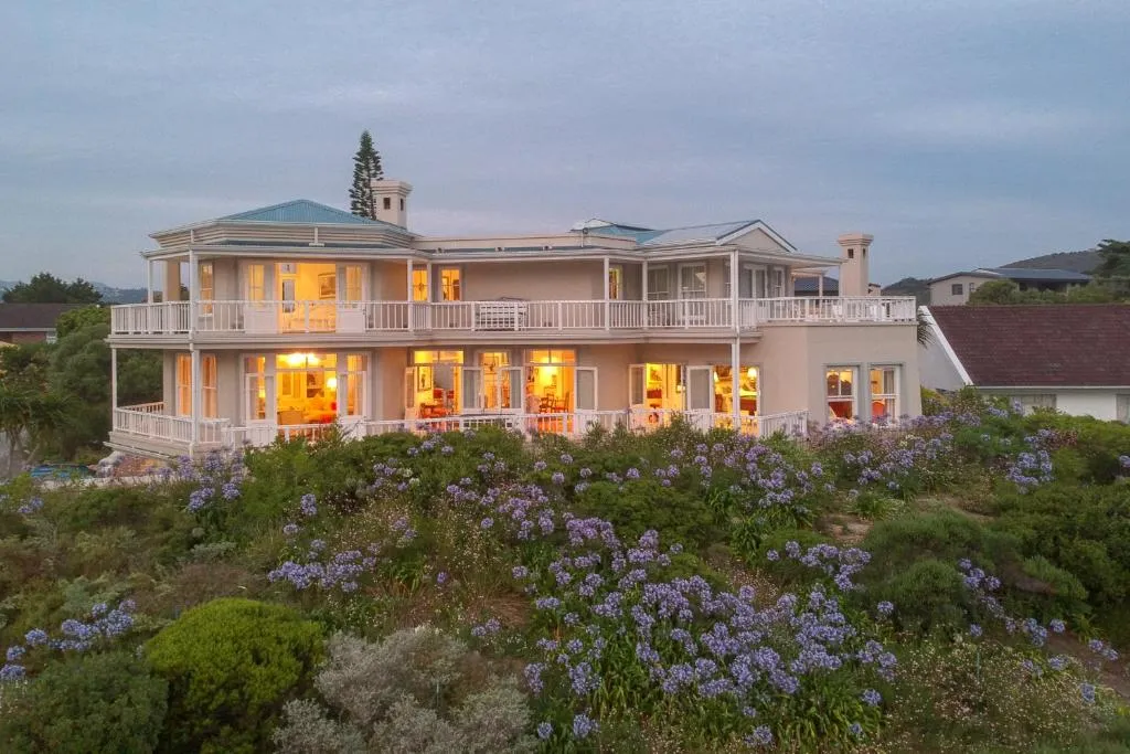 Isola Bella Guest House — photo 2 of 14