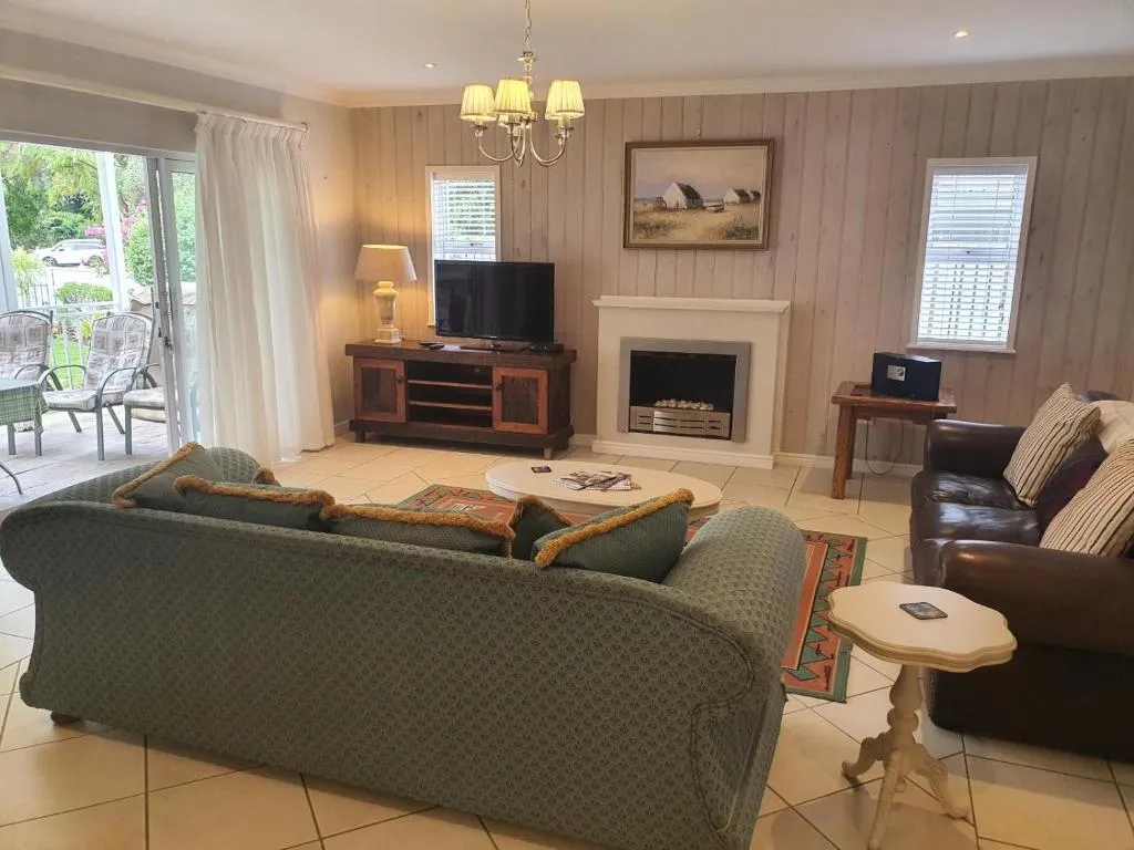 Knysna Self-catering Holiday Home — photo 4 of 14