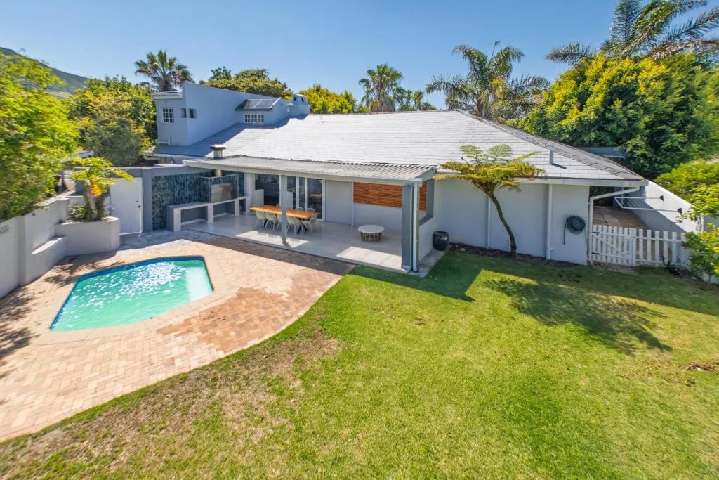 Lazy Lagoon — holiday home on Leisure Isle, Knysna