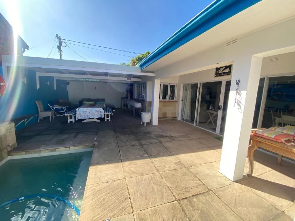 Leisure Isle Beach Home — holiday home on Leisure Isle, Knysna
