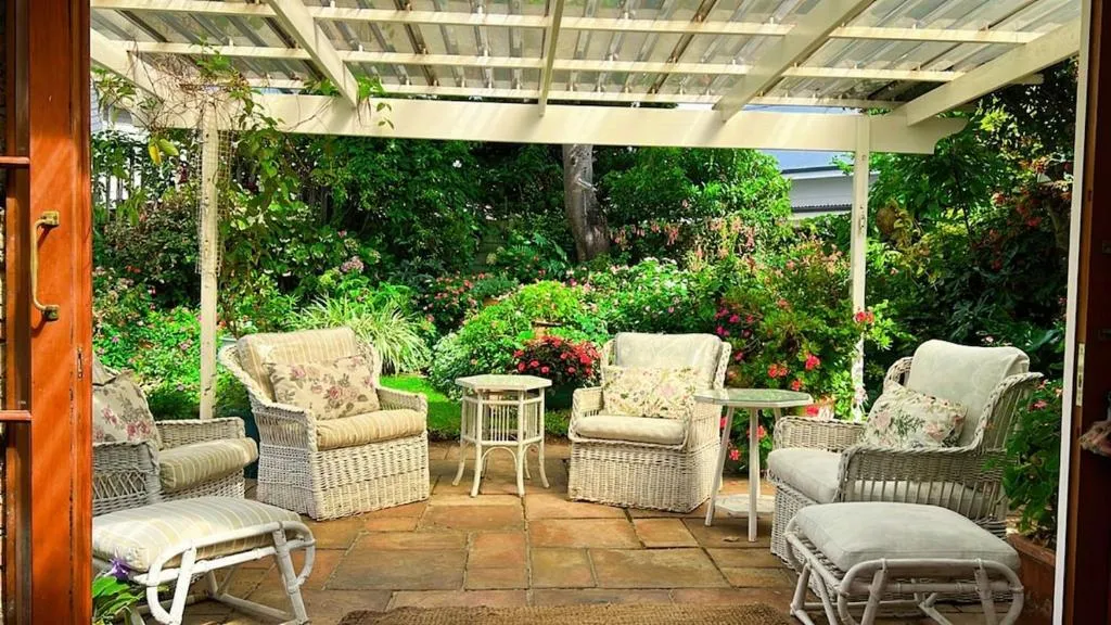 Lucys Hidden Garden — photo 3 of 14