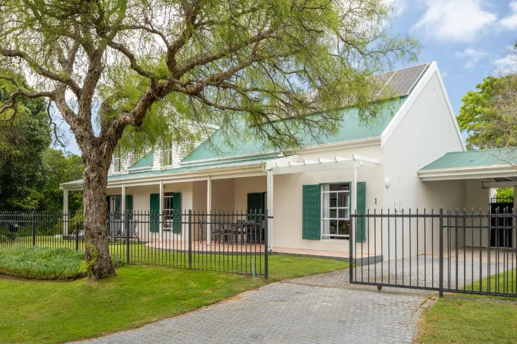 Sandy feet Retreat — holiday home on Leisure Isle, Knysna